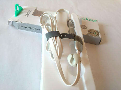 TOTU (Lightning & Micro USB) to USB 2 in 1 Cable | White - Photo