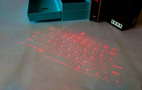 DesofIcon Wireless Laser Keyboard For Mobile Devices and PC | Gift Packaging, Premium Gold - Photo