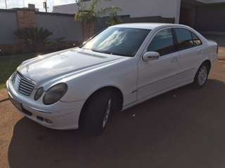 Mercedes-Benz E 240