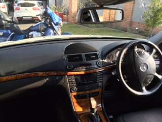 Mercedes-Benz E 240