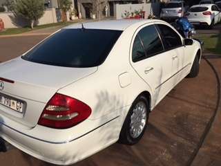 Mercedes-Benz E 240