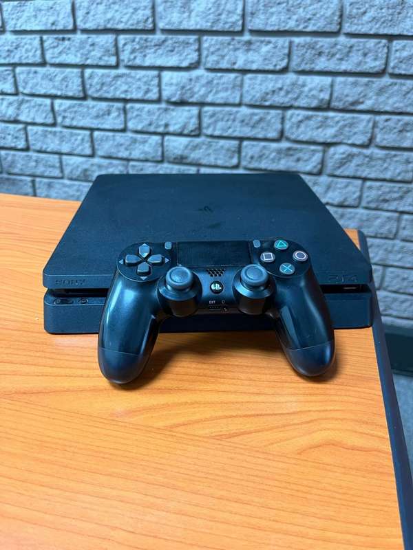 PlayStation 4 Slim