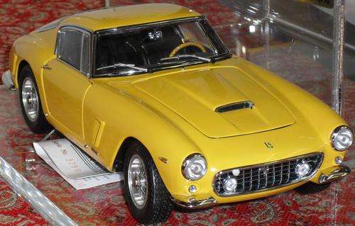 CMC Exclusive Modelle Ferrari 250GT Berlinetta Passo Corto (SWB), 1961 Retail price is R3920