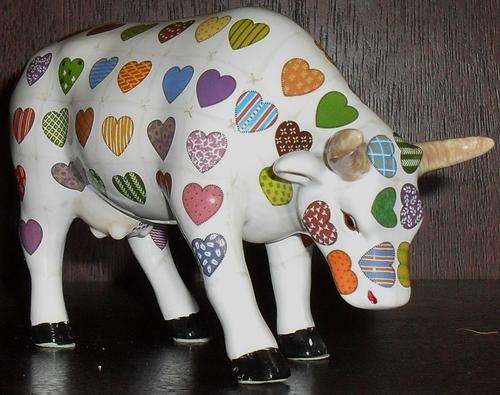 Cow parade * Cali Cow * Retail price is R384.00 * SAVE 20%