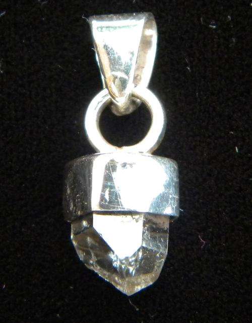 4 gm NICE!!! Natural Quartz  Silver Pendant ~ NR!!!