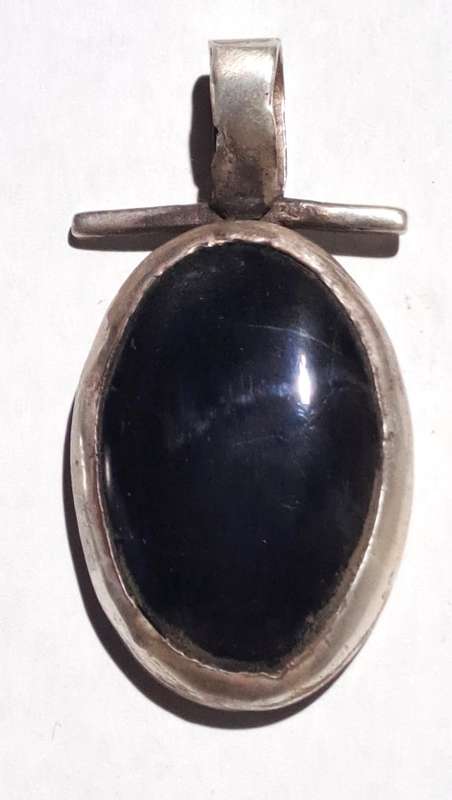 HUGE!!!19.75gm Hand crafted Onyx sterling silver pendent!!!