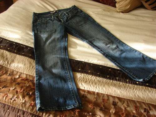 Mastik 3/4 jeans - zip detail on back pockets - Size 32