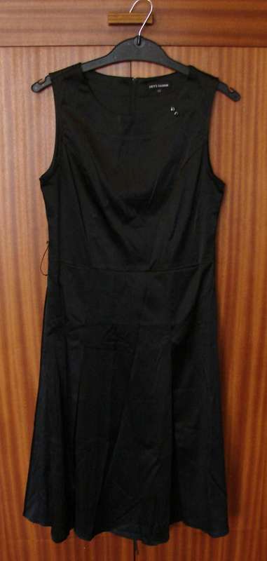 Black Jackie O style silk dress - Size 34