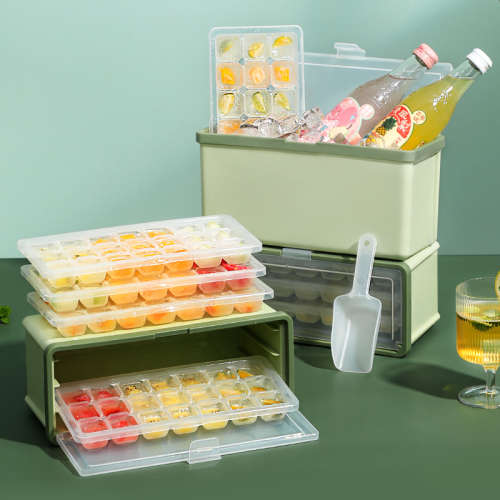 Ice Cube Tray with Lid and Box - 63 cubes
