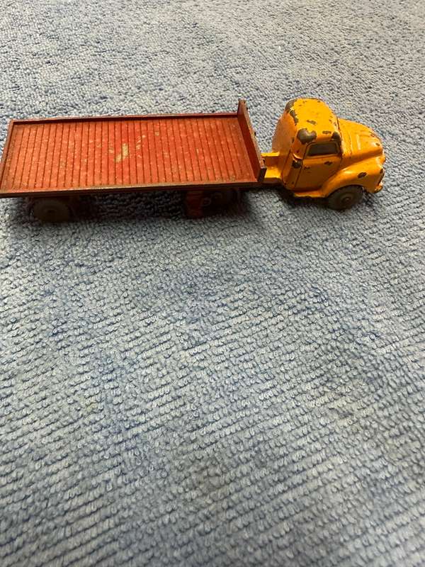 DINKY TOYS