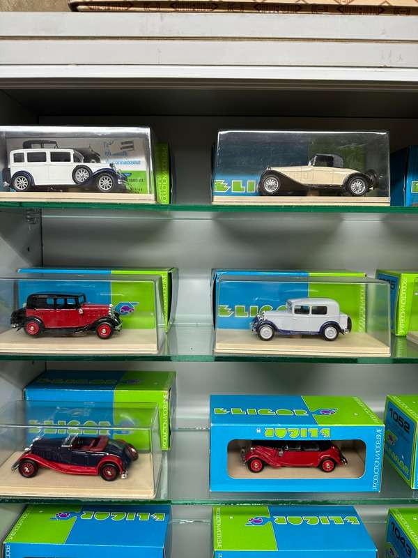 DINKY TOYS