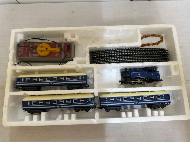 MODEL TRAIN