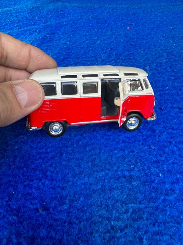 VOLKSWAGEN KOMBI
