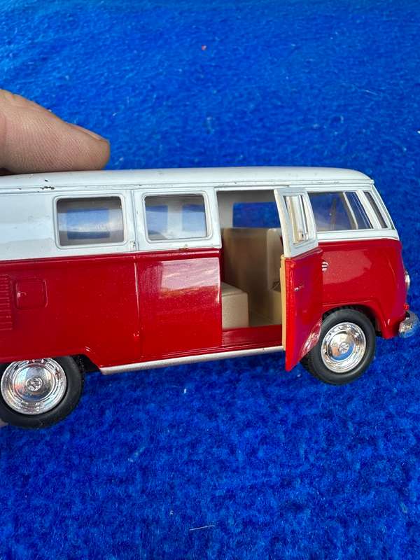 VOLKSWAGEN KOMBI