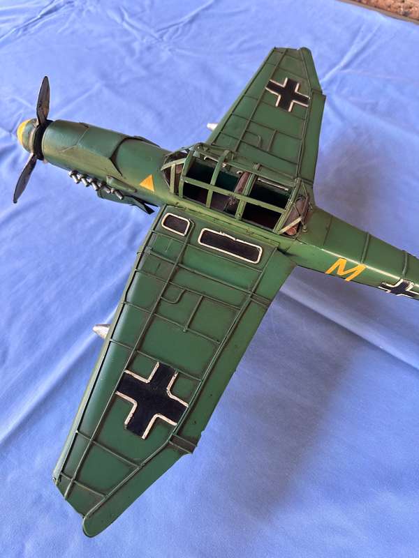 TIN TOYS