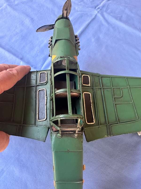 TIN TOYS