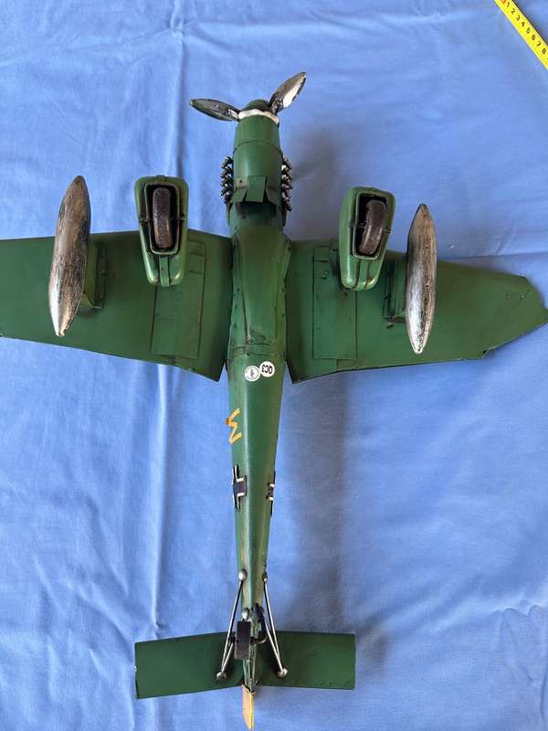 TIN TOYS