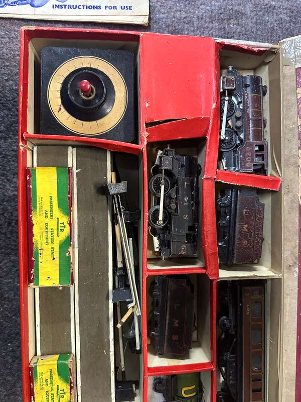 VINTAGE TWIN TRIX MODEL TRAIN SET