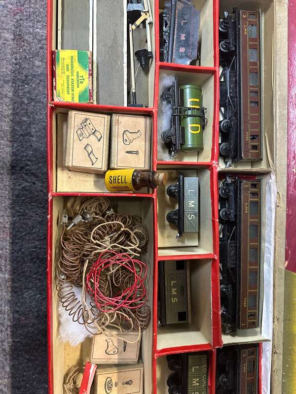 VINTAGE TWIN TRIX MODEL TRAIN SET