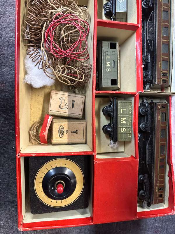 VINTAGE TWIN TRIX MODEL TRAIN SET