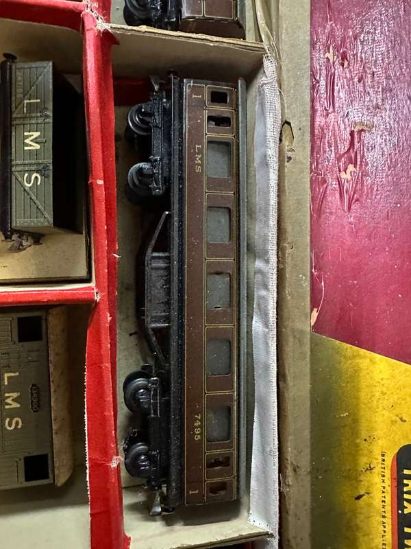 VINTAGE TWIN TRIX MODEL TRAIN SET