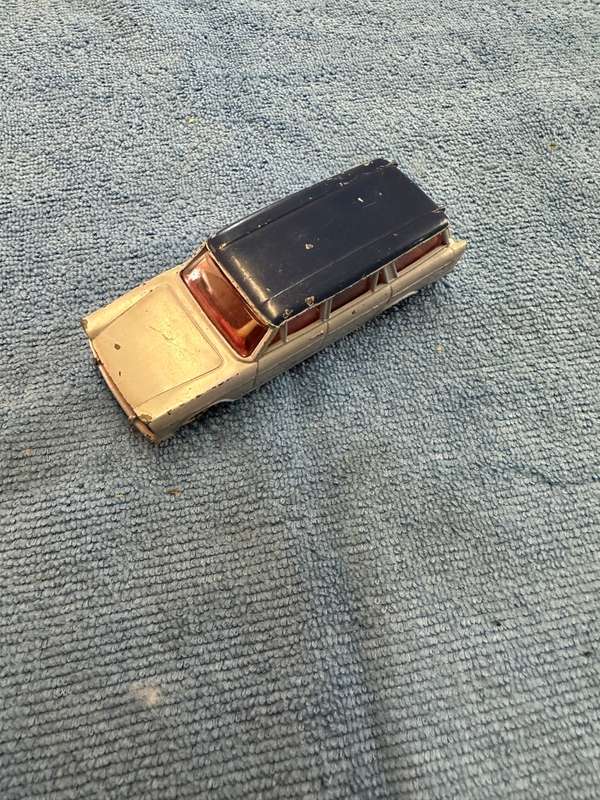 DINKY TOYS