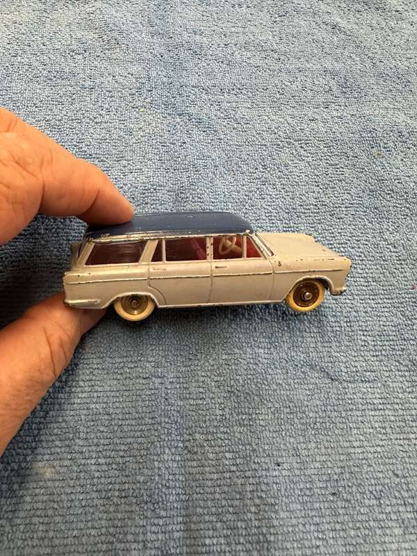 DINKY TOYS