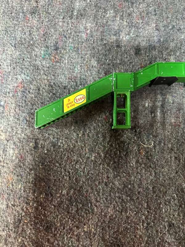 MODEL TRAIN FOOTBRIDGE