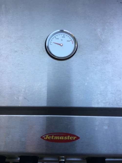 Jetmaster 5 burner gas braai - R2.5k with cylinder - good condition