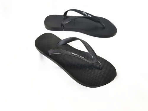 2021 Run First Flip Flops For Men Plakkies - Black or White