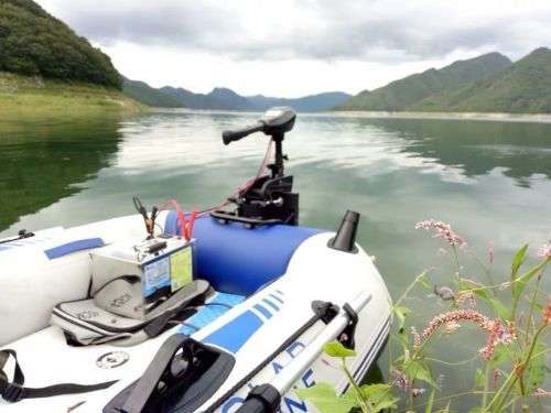 Inflatable Boat Military Grade Fishing Boat Dinghy + 3 Life Jackets + Pump - 230 cm