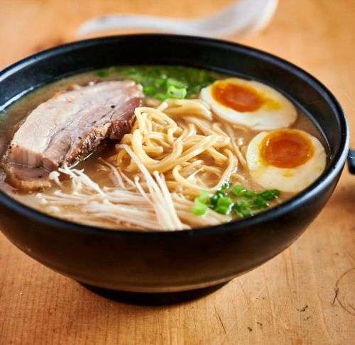 Ramen Instant Noodle,1 Ramen Bowl - Melamine & 1 Alloy Chopsticks - Scallion Braised Ribs 1000 g