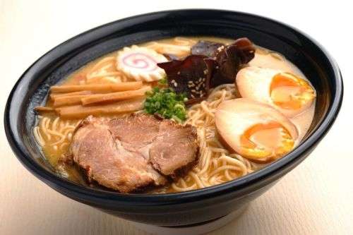 Ramen Instant Noodle,1 Ramen Bowl - Melamine & 1 Alloy ChopsticksPickle Sour Veg. & Beef Cube - 500