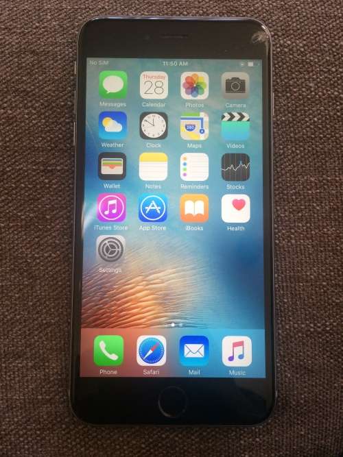 iPhone 6s Plus 16Gb Space Grey - with 3D Touch (small crack on screen see pictures works 100%)