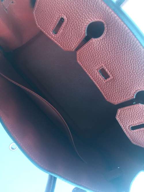 **AUTHENTIC HERMES BAG WORTH + R250K***