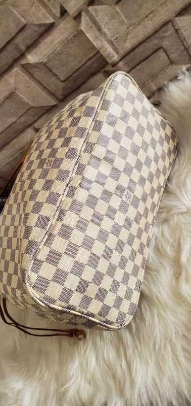 Genuine Louis Vuitton Neverful MM Bag