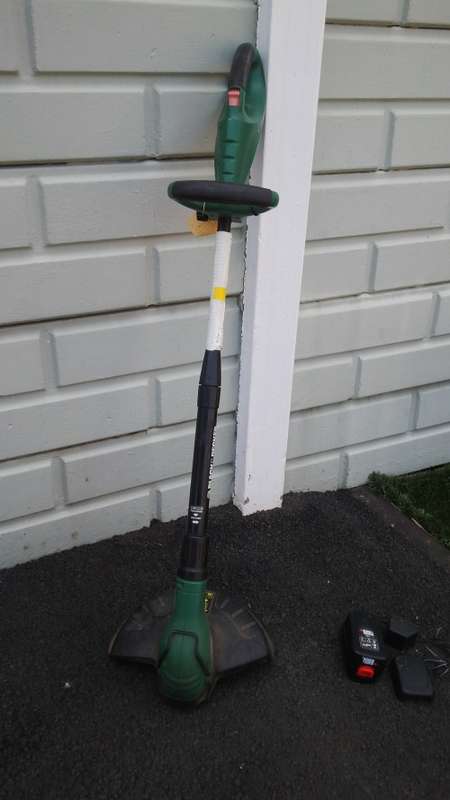 Black & Decker Cordless Trimmer