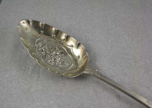 Georgian berry spoon - London 1779