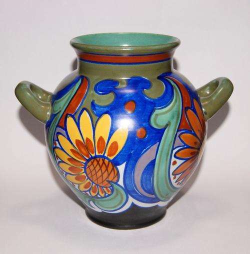 BEAUTIFUL VINTAGE GOUDA VASE