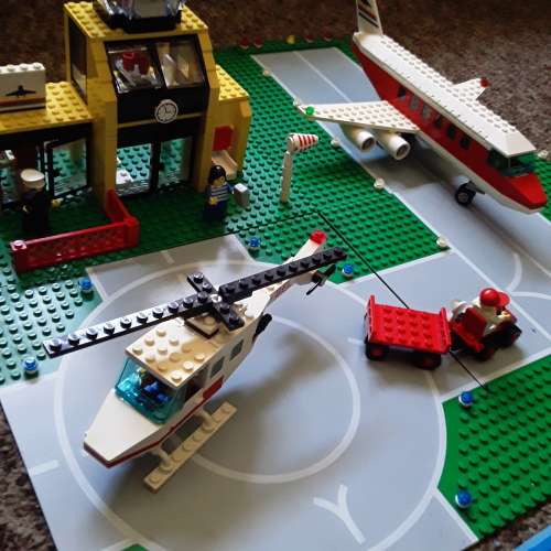 Vintage Lego (1985) Complete Airport 6392-1
