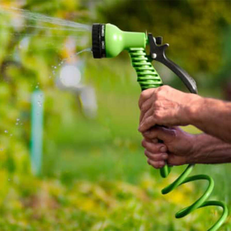 Flat garden hose with type 7 nozzle, with bracket 15MC
