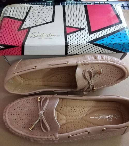 Ladies Loafer shoes - size 8