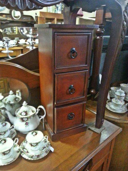 SMALL 3 DRAWER  CD CASE