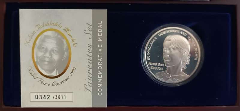 NOBEL LAUREATES SET 2011 - Nelson Mandela & Aung Sam Suu Kyi - No gold