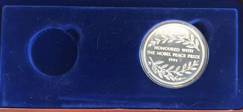 NOBEL LAUREATES SET 2011 - Nelson Mandela & Aung Sam Suu Kyi - No gold