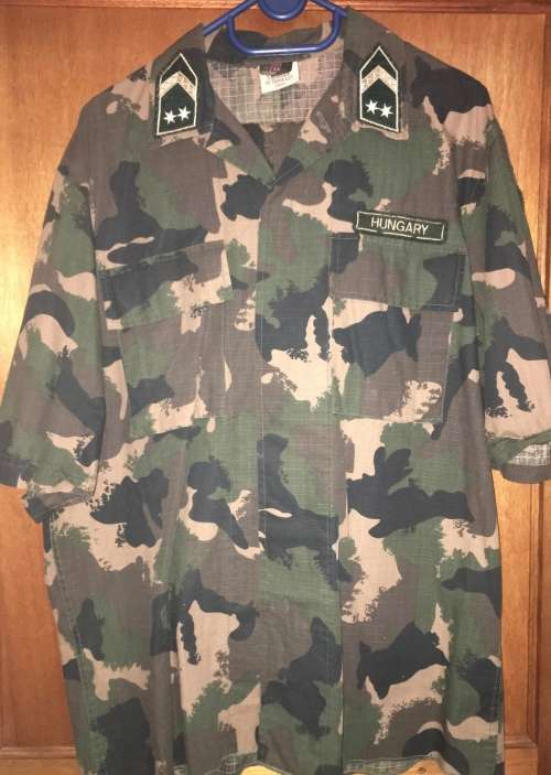 HUNGARY M1990 PATTERN CAMO SHIRT BADGED (LARGE)