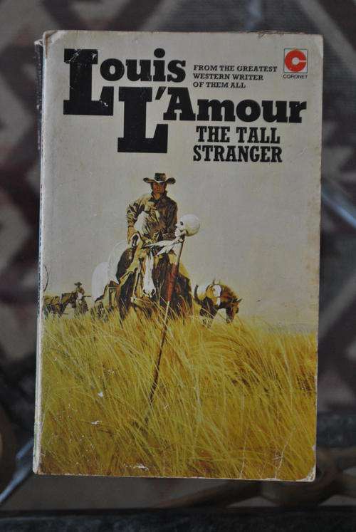 LOUIS L'AMOUR - THE TALL STRANGER