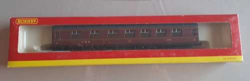 HORNBY 00 GAUGE Crimson Red - Grey roof Car 4001