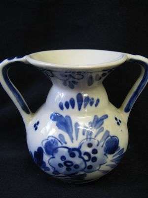 VINTAGE HANDPAINTED DELFT GEM!