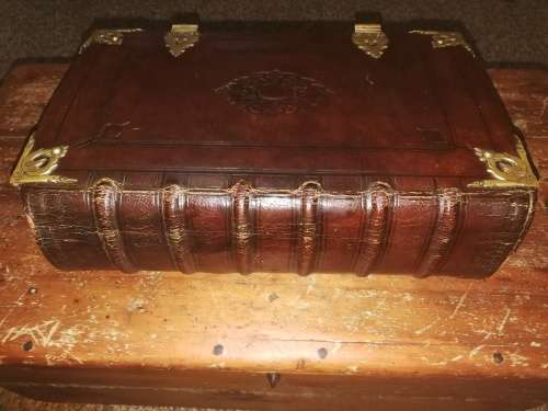 1702 Dutch Bible